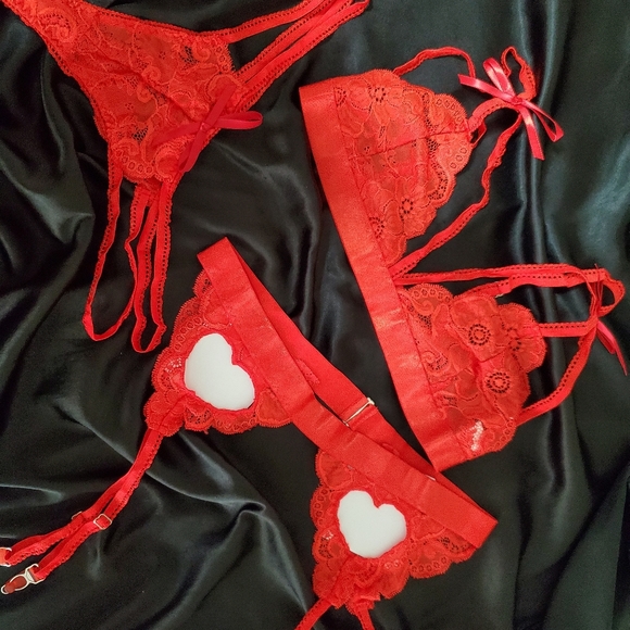 Brand new 3 set lingerie set available in s,m and l . - Picture 2 of 5
